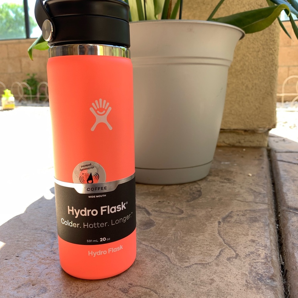 LIMITED EDITION - HYDROFLASK 20oz HIBISCUS